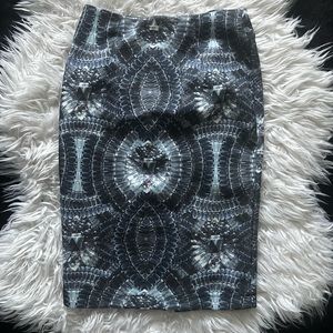 Boutique skirt knee pencil